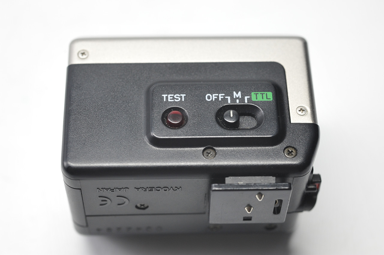 Pre-Owned Contax TLA-200 Flash for G1 & G2 GOLD at Acephoto.net