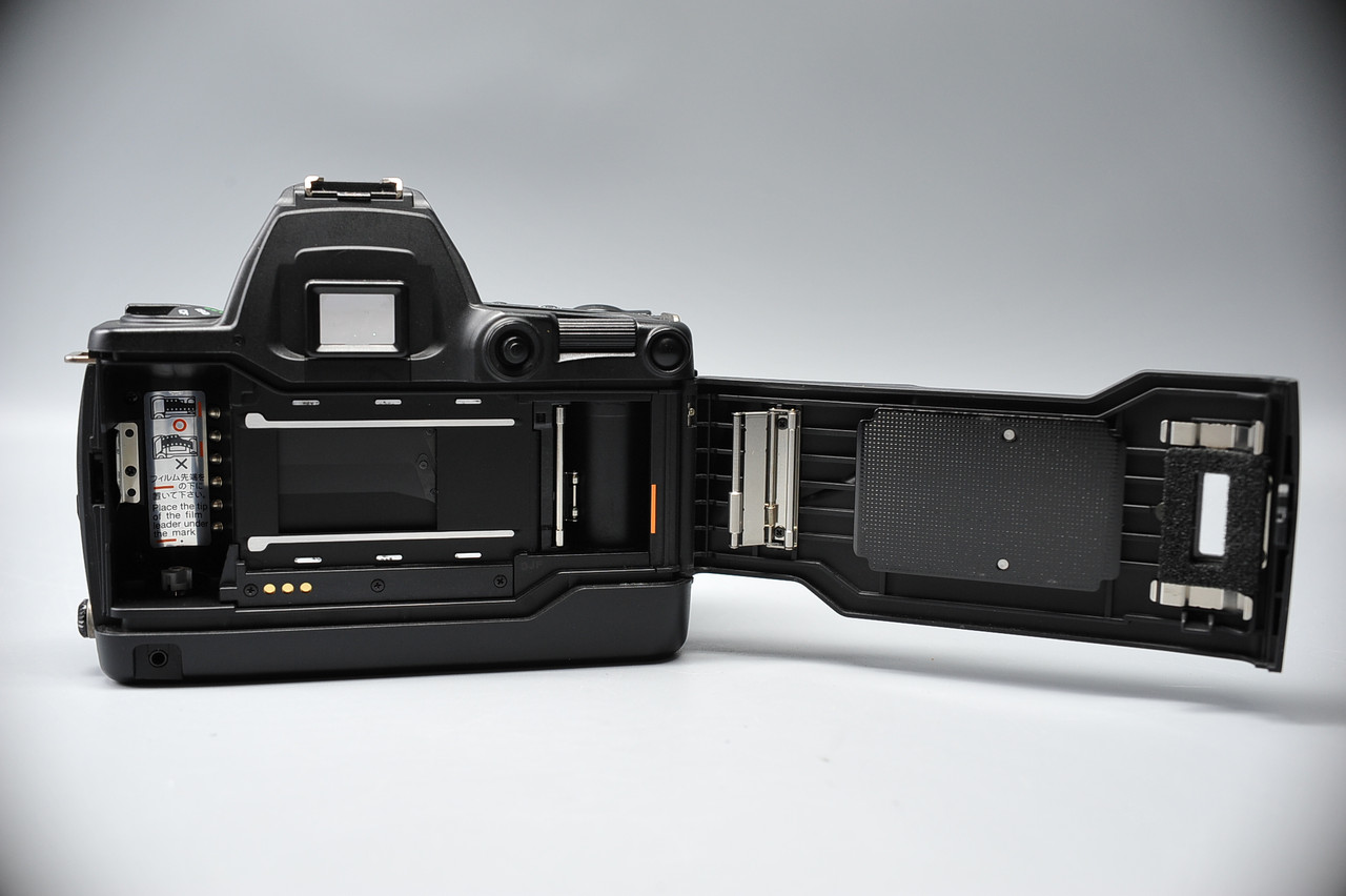 Get a Pre-Owned - Contax NX Body at Acephoto.net