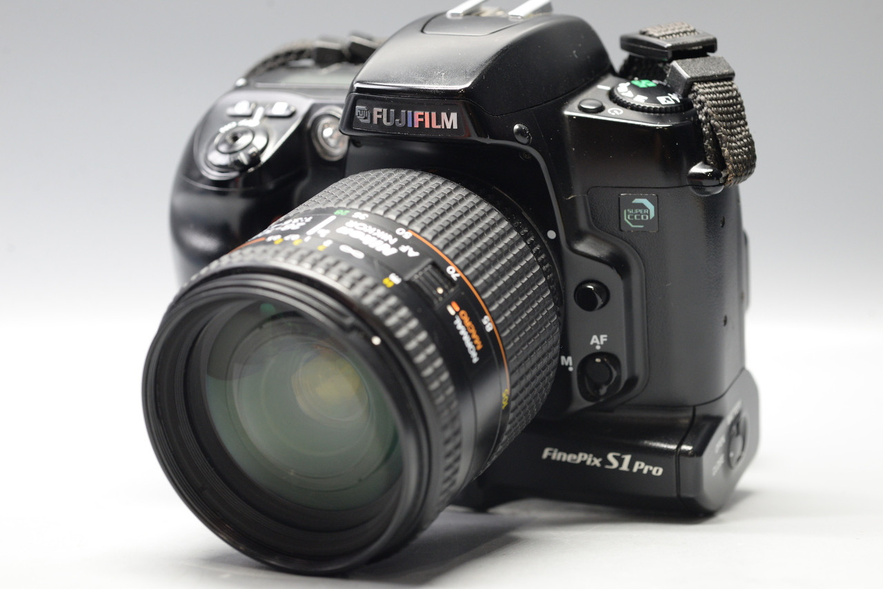 【動作確認済み】FUJIFILM FinePix S1 Pro Pre-Owned - Fuji Finepix S1 Pro w/Nikkor AF 28-105mm