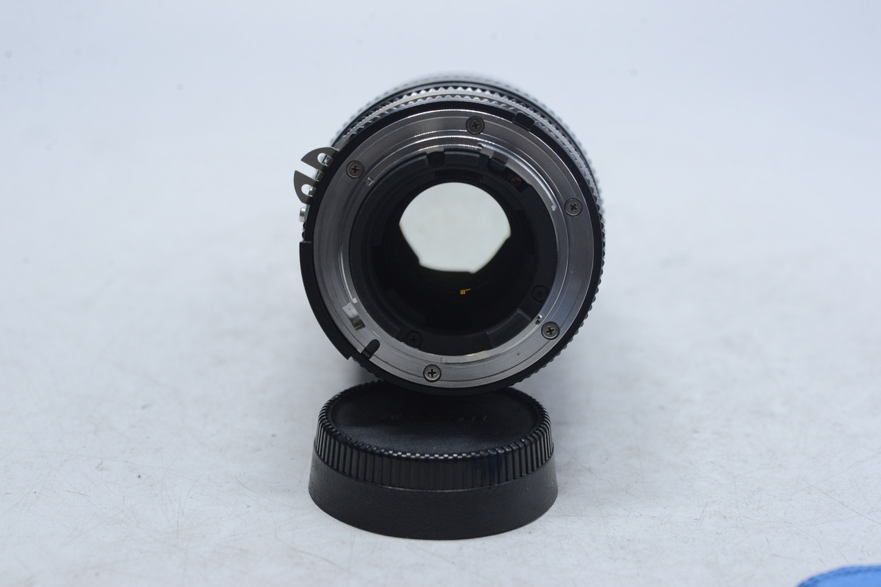 Pre-Owned - Nikon 35-200 F3.5-4.5 manual focus lens AIS
