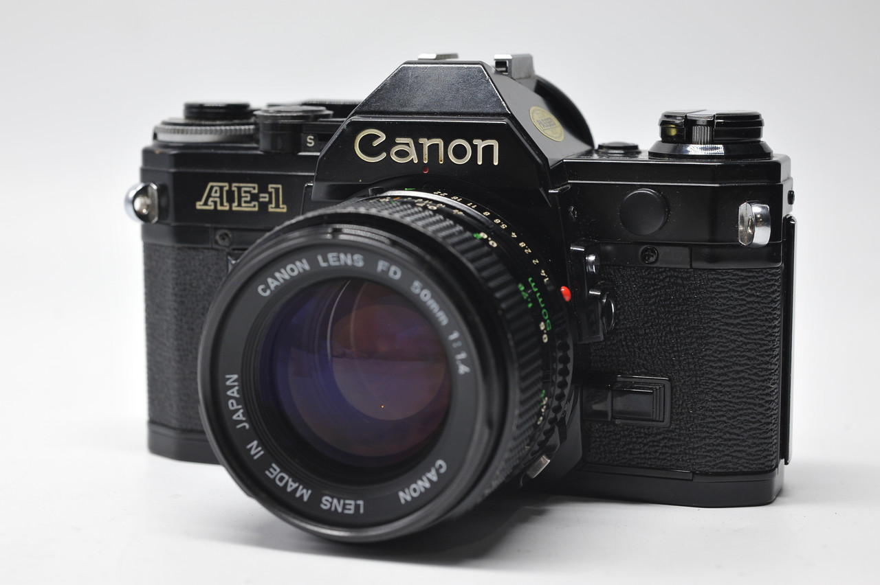 Canon AE-1 ブラック FDレンズ 50mm F1.4 一眼レフカメラ 完動品]Canon