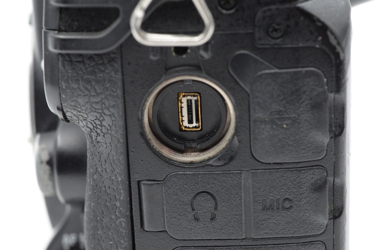 Nikon D4S ボディ Amazon.com : Nikon D4S 16.2 MP CMOS FX Digital SLR with Full 1080p