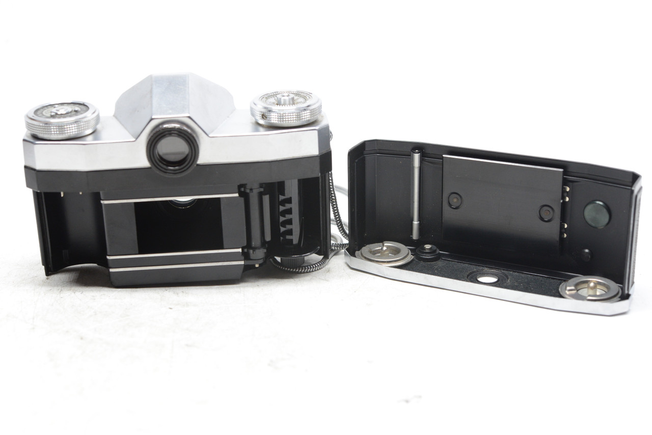 Pre-Owned - Zeiss Ikon Contaflex 35mm Camera w/ Carl Zeiss