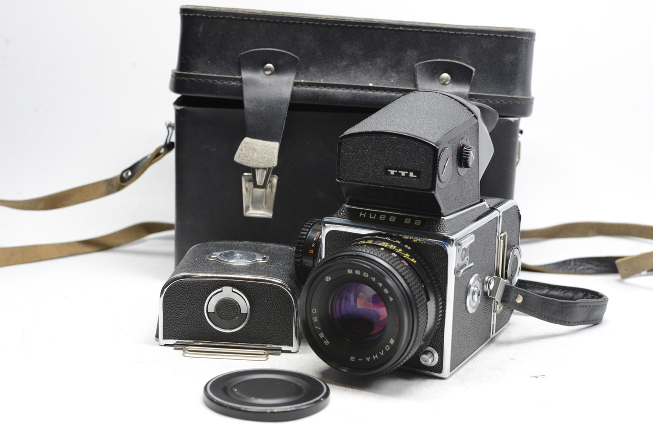 Pre-Owned - Kiev 88 TTL w/MC Volna-3 80mm F/2.8 & Camera Bag