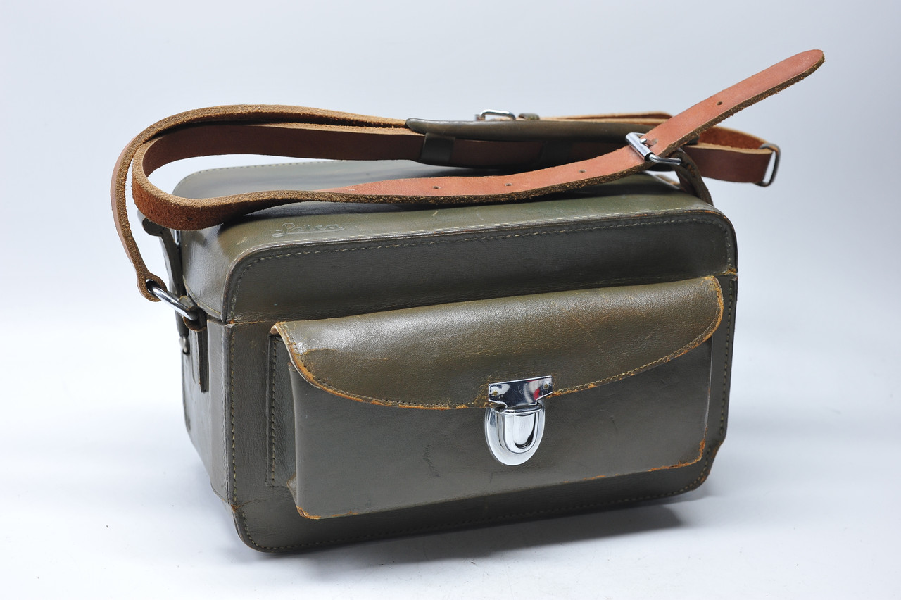 The best camera bag for any Mirrorless or Leica M system! Think