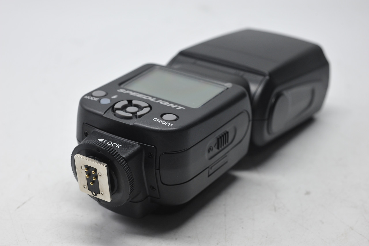 Pre-Owned - Commander Optics Bounce/Swivel Flash TTL-613C