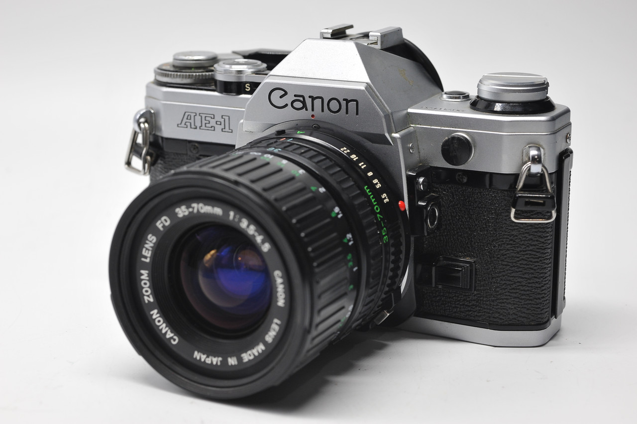 CANON　AE-1　35-70mm Vintage Canon AE-1 Program AE1 35mm Film Camera w⁄Zoom