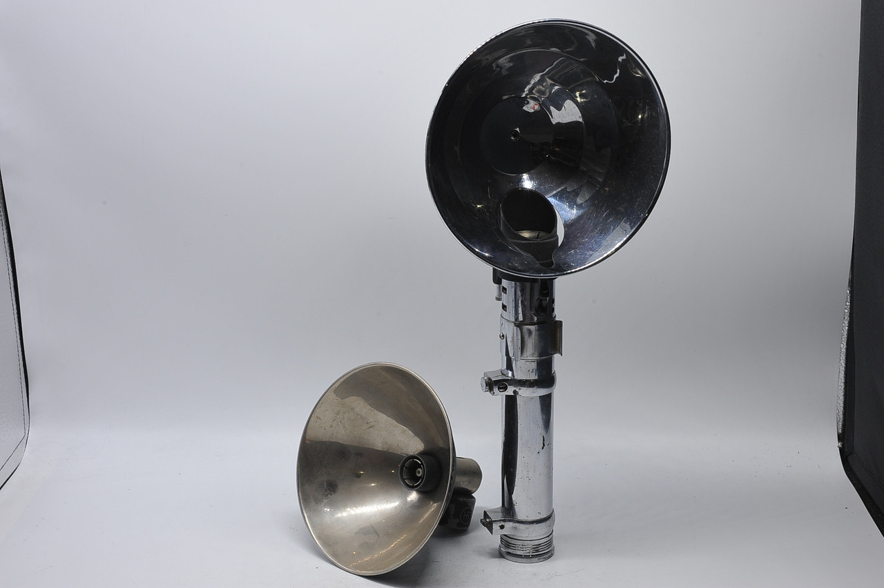 Pre-Owned - Vintage Graflex Crown Graphic complete Flash