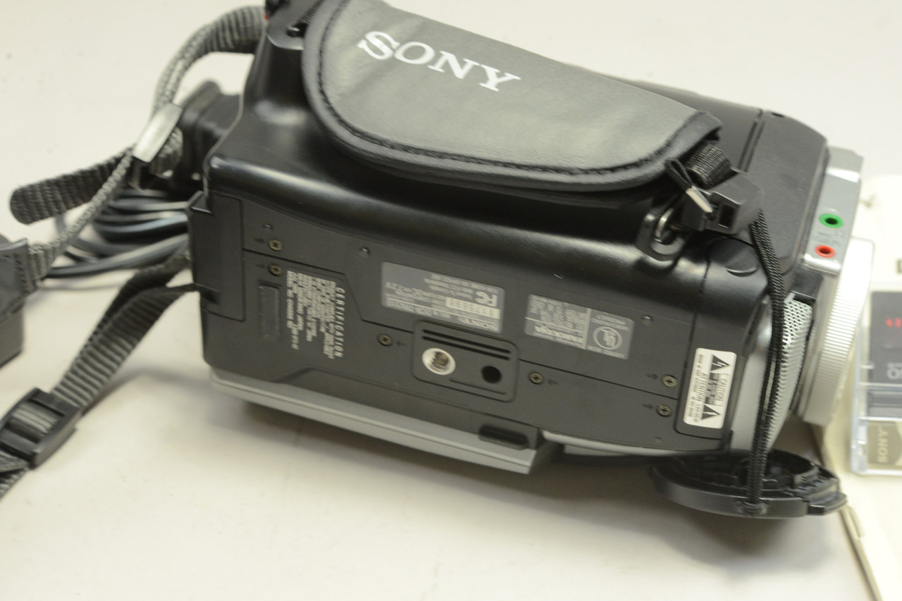 Pre-Owned - Sony DCR-TRV310 Digital8 8mm Video8 Camcorder VC