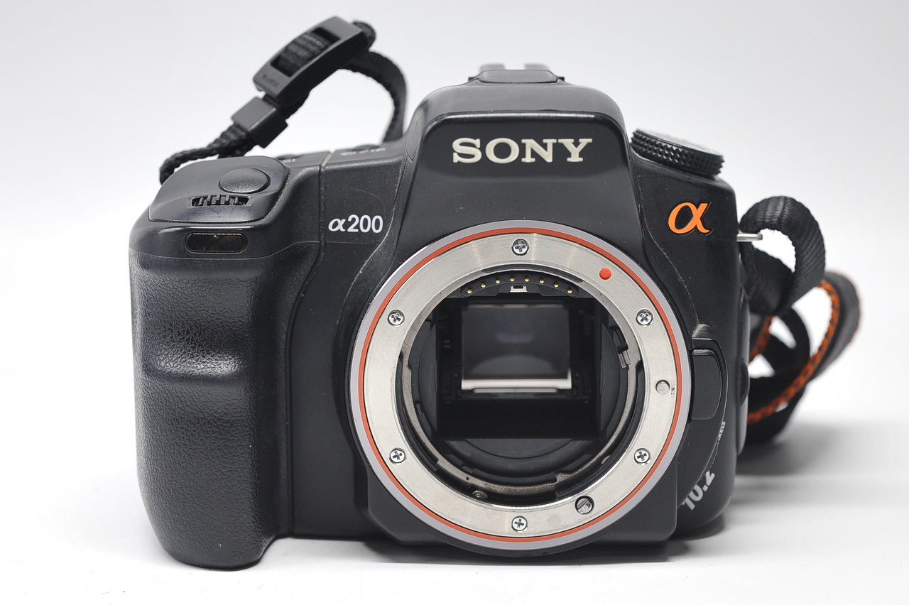 Pre-Owned - Sony Alpha 200 w/Sony 18-70mm F/3.5-5.6