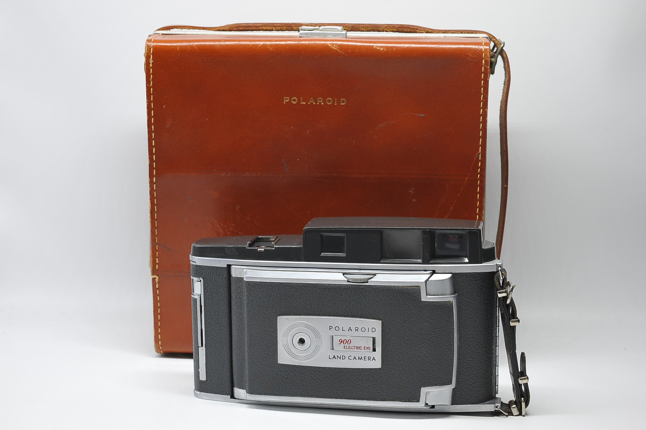 Pre-Owned Polaroid ELecetric Eye Land Camera 900 w/Leather Case - Ace Photo