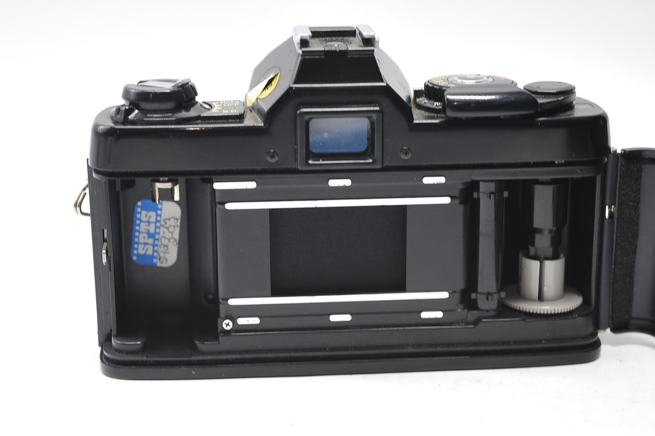 Pre-owned - Minolta XG7 Film Camera with 45MM F2.0 (Black)