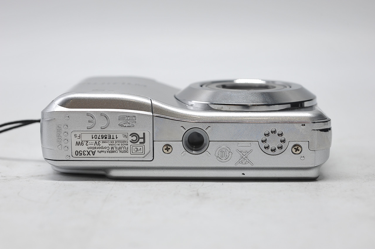 Adolescent reservoir wasmiddel Pre-Owned - Fujifilm Finepix AX 350 (Silver) - Ace Photo