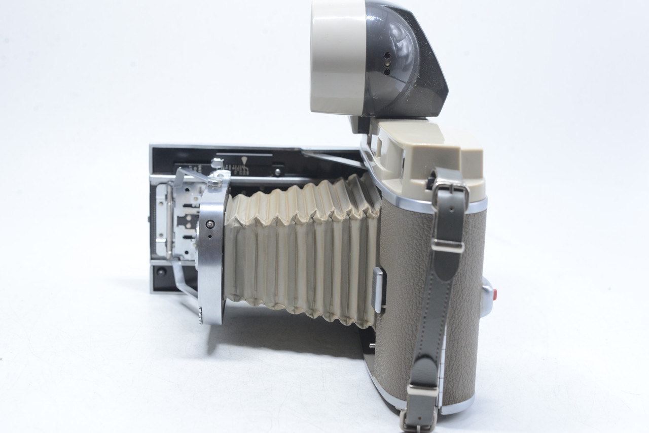 Reinventing the Roll: 120 Film in a Polaroid Highlander - mike eckman dot com