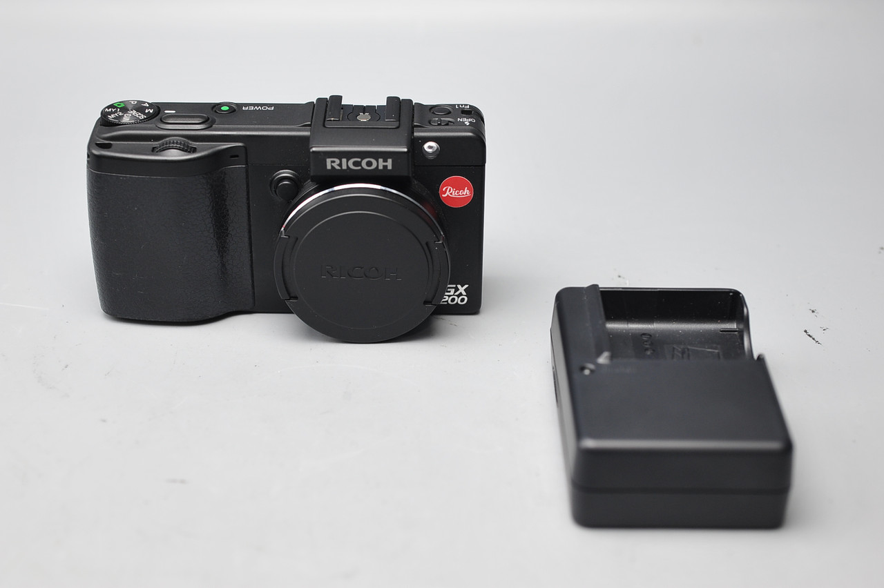 ☆ハローカメラ☆1632 RICOH / リコー GX200 [1200万画素/デジタル