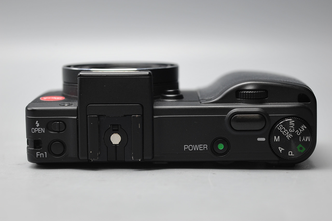 Ricoh GX200 - Thumbnail 4