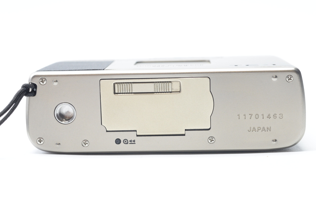 Pre-Owned - Minolta TC-1 28mm f3.5 with original leather cas