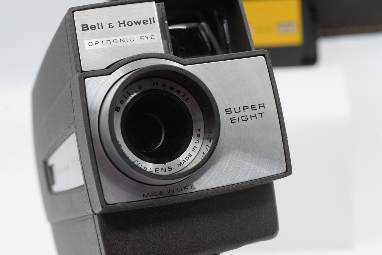 Pre-Owned - Vintage Bell & Howell Super Eight Autoload Optro