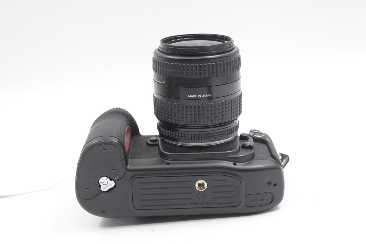 Pre-Owned - Nikon F100 w/Nikon Nikkor AF 28-70mm F/3.5-4.5D