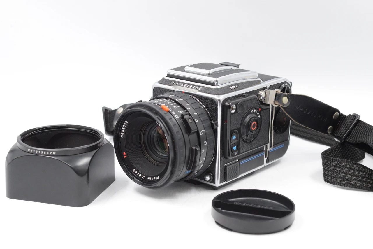 Pre-Owned - Hasselblad - 203FE w/ CFE 80mm f/2.8, E12 6x6 Ba