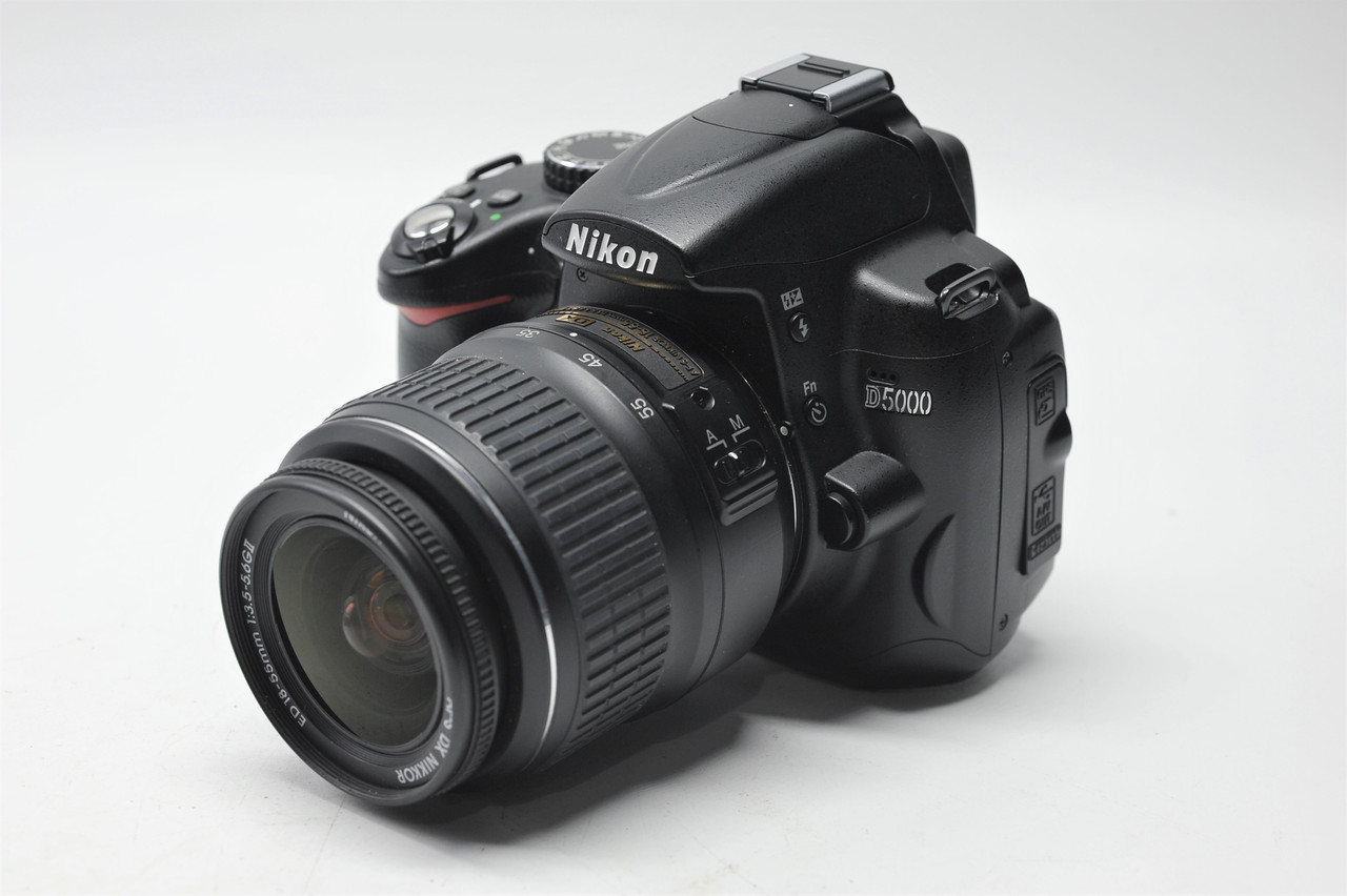 Nikon デジタル一眼レフカメラ D5000 ダブルズームキット D5000WZ Nikon D5000 ダブルズームキット とTAMRONレンズ Nikon デジタル一眼