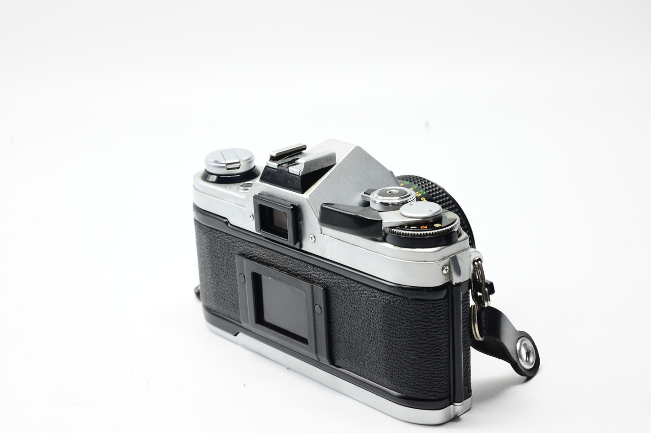 Pre-Owned - Canon AE-1 Chrome w/50mm f1.8 FD/SC lens at Acephoto.net