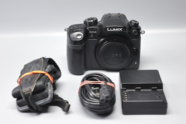 Pre-Owned - Panasonic - Lumix - DMC-GH4 4K Mirrorless Camera (Body Only)