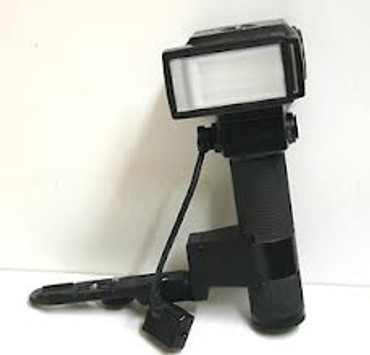 Pre-Owned - Canon 533 G Flash with bracket & ext. sensor