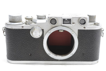 Pre Owned - Leica IIIc RED CURTAIN (1941-42) (SN:376431, 562388) w/ 50mm F/2.0 lens (Total Created: 20,550) (Lens SN:562388, Summitar 50mm f/2 1941, 6000 total made).