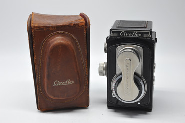 Pre-Owned - Vintage Ciroflex Twin Lens 6x6 120 film camera Made In USA 1948