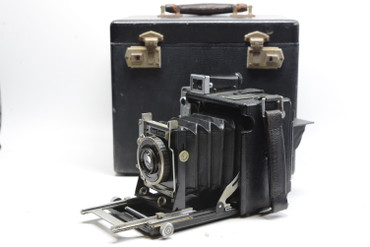 Pre-Owned - GRAFLEX SPEED GRAPHIC 2 X 3 Camera w/ Carl Zeiss Jena Tessar 11.5cm (115mm) F/4.5 w/Speedgun, Flash Tube, Film Holders, & Leather Carrying Case