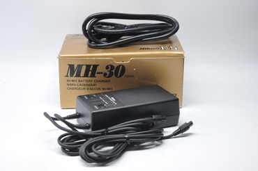 Pre-owned - Nikon MH-30 Quick Charger