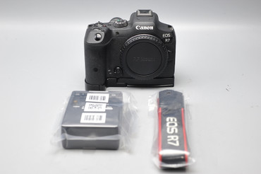 Pre-Owned - Canon R - EOS R7 Mirrorless Camera (body only)