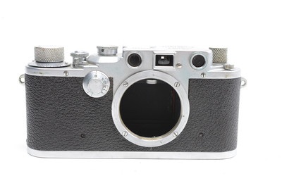 Pre-Owned - Leica - IIIc RED CURTAIN (1941) (SN:369220) w/ 50mm F/2.0 lens (Total Made:400). w/ Summitar 50mm f/2 lens, built in the year 1939. 5500 were made (SN:505527).