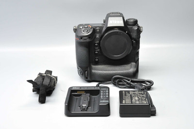 Pre-Owned - Nikon Z - Z9 Mirrorless Digital Camera WITH 2 YEARS ACCIDENTAL DAMAGE WARRANTY (Body Only)