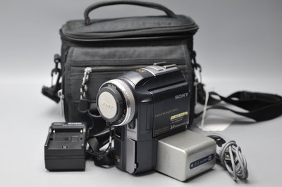 Sony DCR-HC48 Mini DV Camcorder at acephoto.net