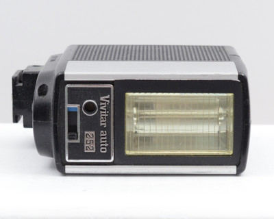 Pre-Owned - Vivitar 252 flash