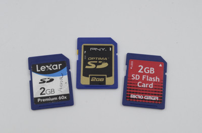 Pre-Owned -2Gb Assorted SD card, variable brand for one card only.