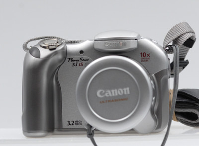 Pre-Owned S1 Is Powershot 10X Optical