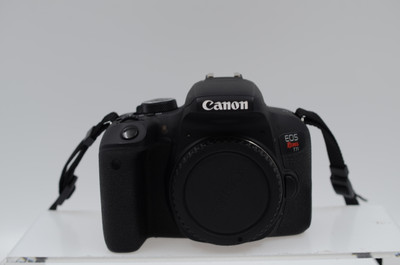 Pre-Owned - Canon EOS Rebel T7i (Body Only)