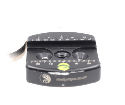Pre-Owned - 1st Gen. RRS Really Right Stuff B2 AS II Lever-Release Style Quick-Release Clamp physical physical physical