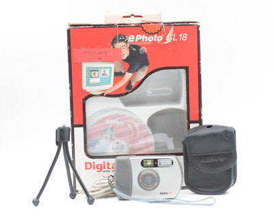 Pre-owned Agfa CL18 digital camera