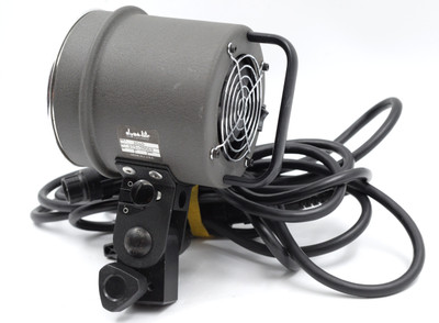 Pre-Owned - (1) Dynalite 2040 Light and (1) Extension Cable