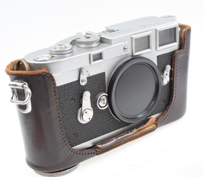 Pre-Owned - Leica - M3 double stroke body only SILVER, build in the year 1955