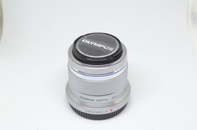 Pre-Owned - Olympus 45mm f/1.8 M Zuiko Lens Silver MFT M43