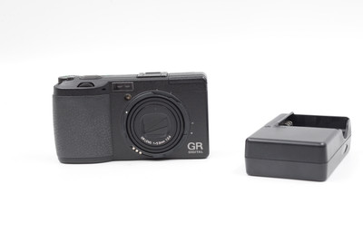 Pre-Owned - Ricoh GR