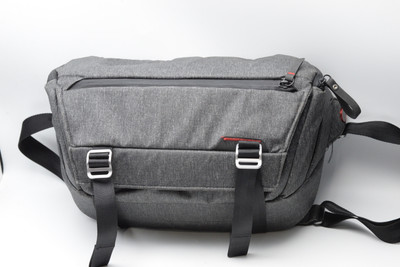 Pre-Owned - Peak Design Everyday Sling (10L, Charcoal)