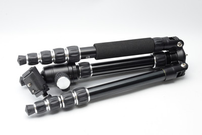 Pre-Owned - Dolica Proline Reversable Tripod with Ball Head and Quick Plate