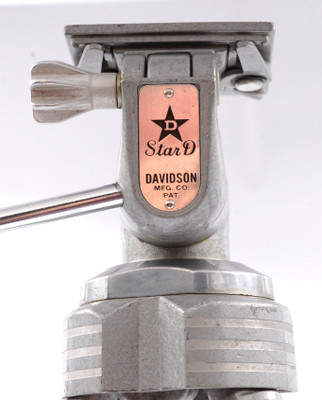 Pre-Owned - Vintage Fold-Down 1950s Star D Davidson Tripod With Pan/Tilt Head