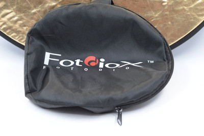 Pre-Owned - Fotodiox 22" (55cm) Reflector 5 In 1 Kit